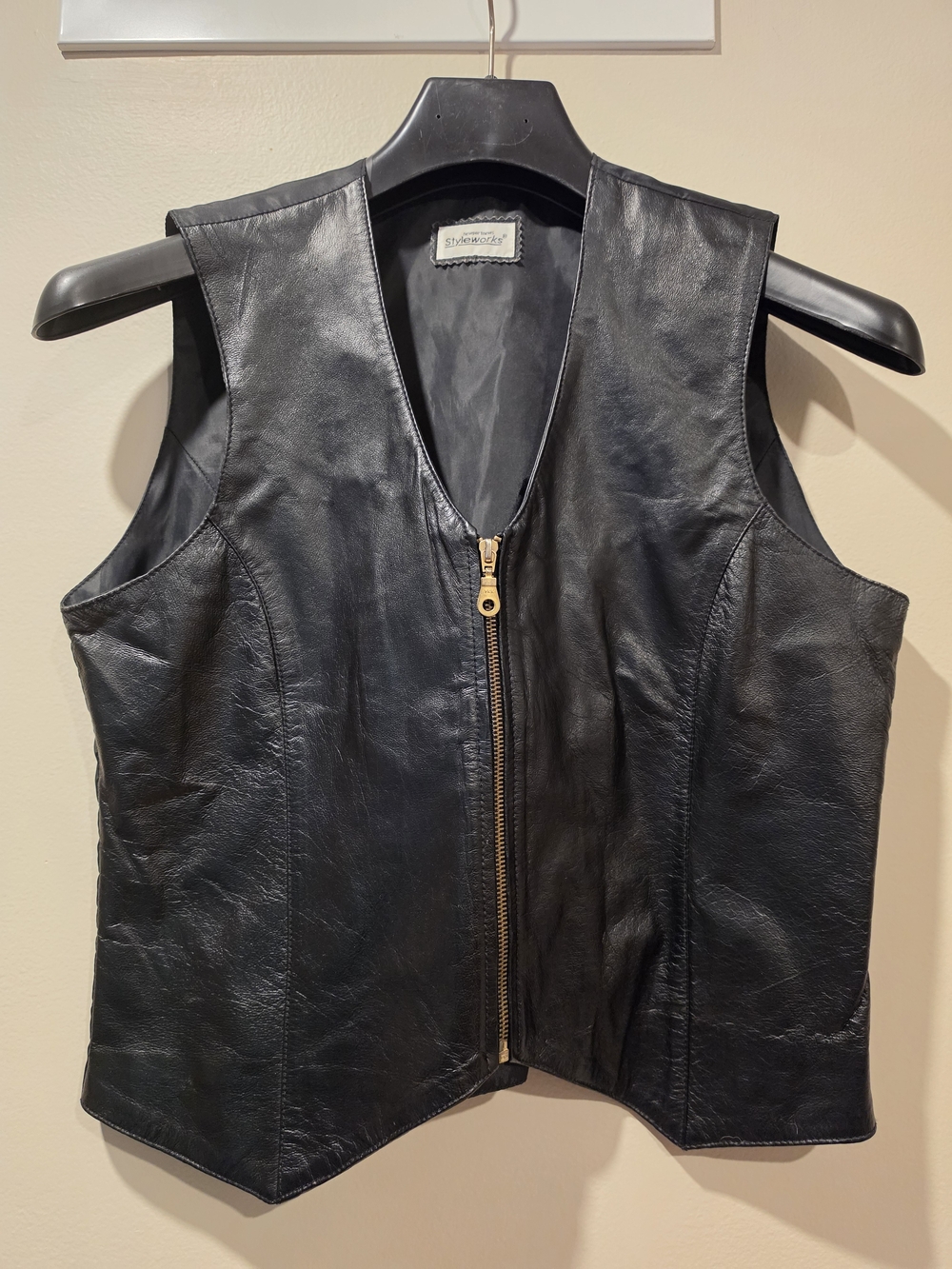 Vintage Styleworks 100% Genuine Leather Fitted Zip Front Biker Vest - Size M